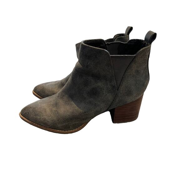 BC Born in California Women's Gray Pointed Toe Ankle Booties Size 6 - Picture 1 of 7